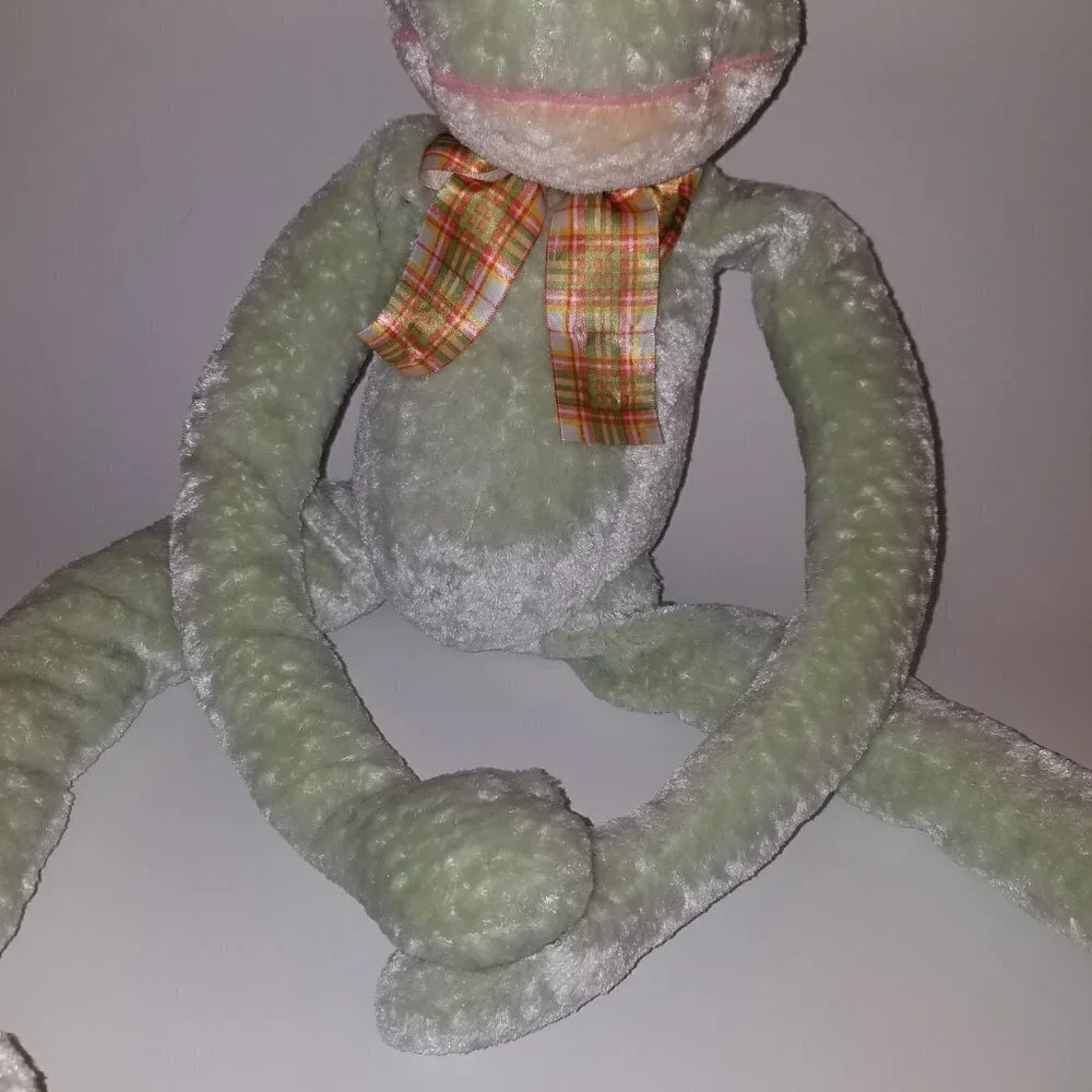 Amela green frog